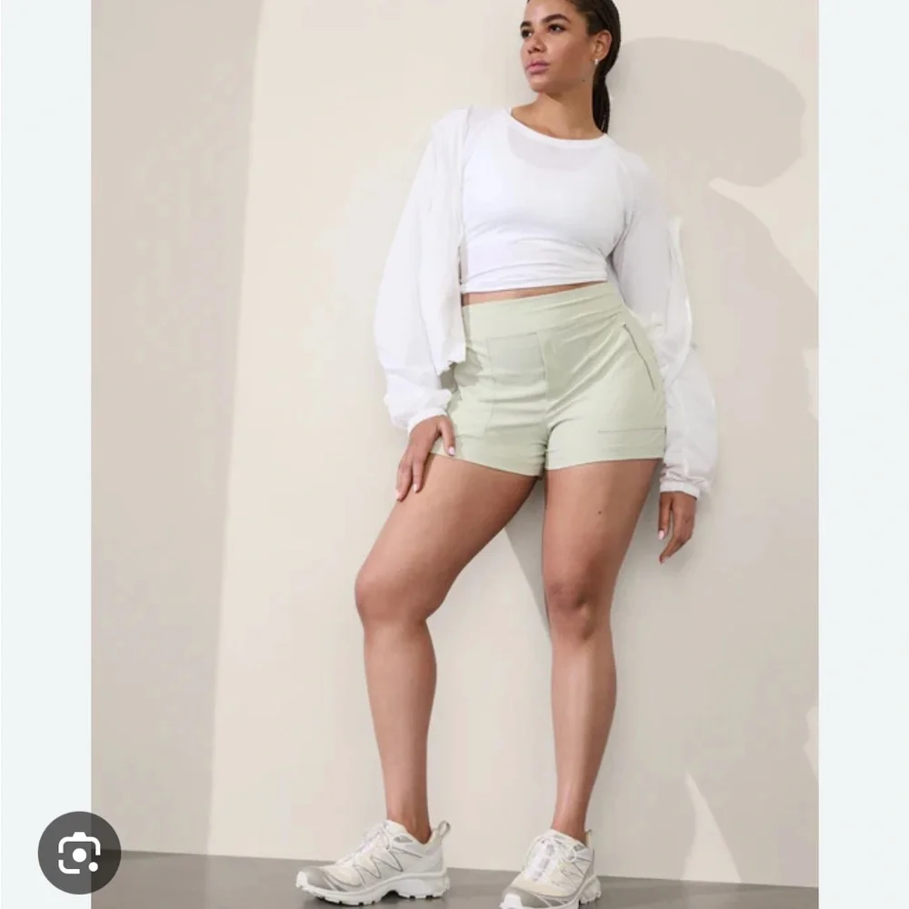 Athleta Trekkie North Shorts Celadon - Picture 4 of 7